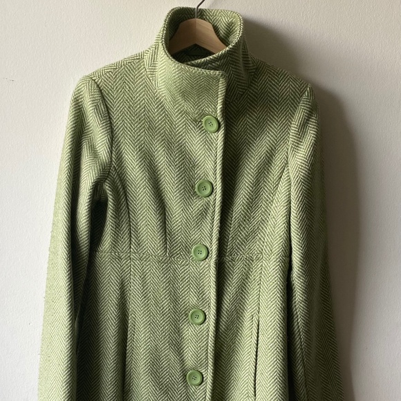 Costa Blanca Green and White Coat - Picture 1 of 4